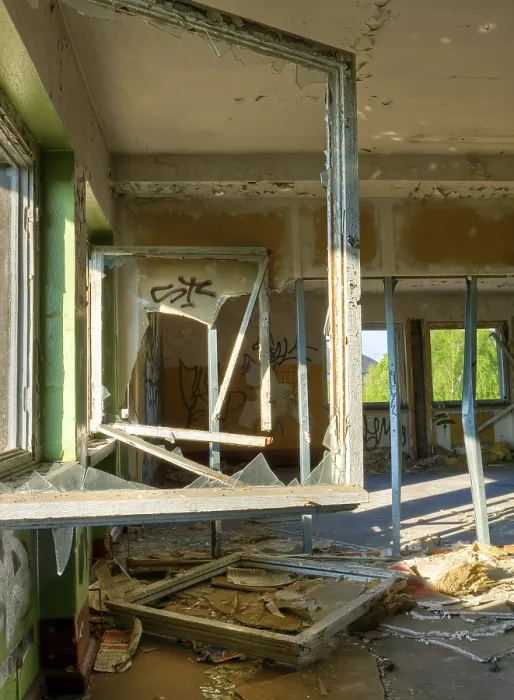 Gerahmter Druck : Raum in einem Ruin Gerahmter Druck : Raum in einem Ruin