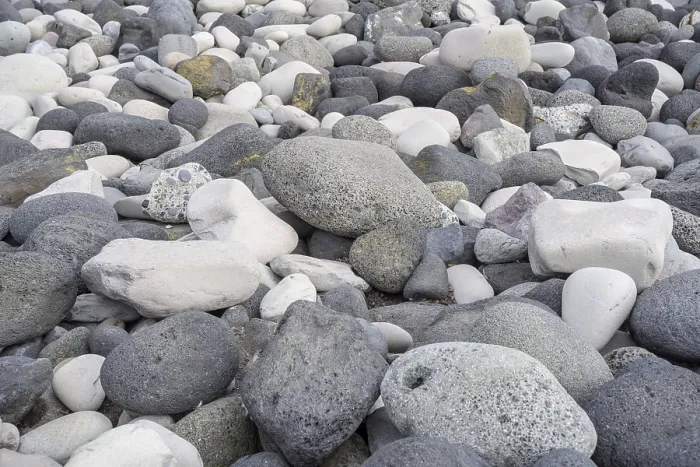 Gerahmter Druck : Kugelsteine am Strand, Hellnar. Gerahmter Druck : Kugelsteine am Strand, Hellnar.