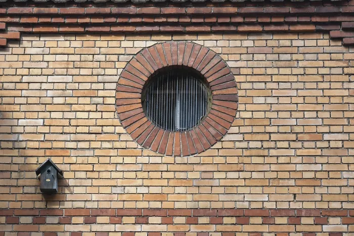 Gerahmter Druck : Ein runder Fenster, auch Oculus genannt. Gerahmter Druck : Ein runder Fenster, auch Oculus genannt.