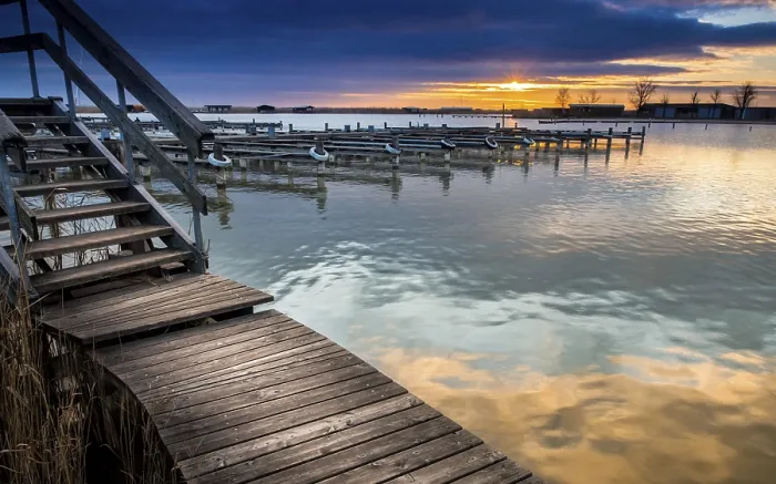 Gerahmter Druck : Rust am See Sonnenaufgang in der Bucht Gerahmter Druck : Rust am See Sonnenaufgang in der Bucht