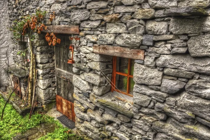 Gerahmter Druck : Bauernhaus aus Steinmaterial in Ticino Gerahmter Druck : Bauernhaus aus Steinmaterial in Ticino