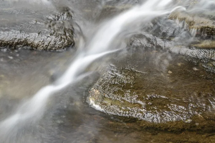 Gerahmter Druck : Rauschender Bergbach, Alvdal Gerahmter Druck : Rauschender Bergbach, Alvdal