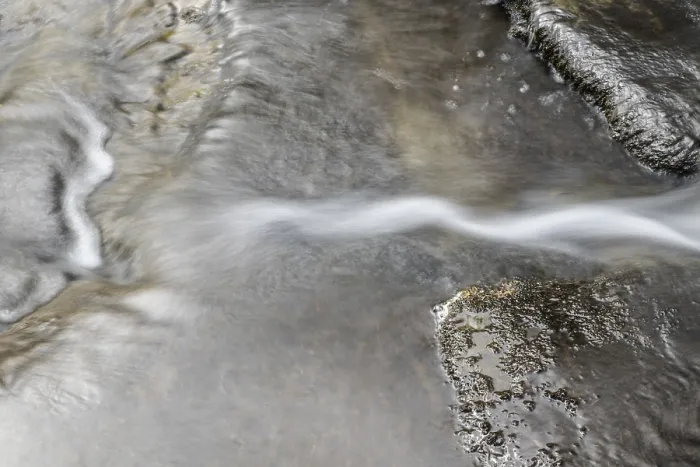 Gerahmter Druck : Rauschender Bergbach, Alvdal Gerahmter Druck : Rauschender Bergbach, Alvdal