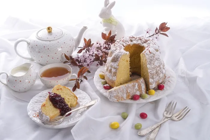 Gerahmter Druck : Saffranser-Babka zum Ostern Gerahmter Druck : Saffranser-Babka zum Ostern