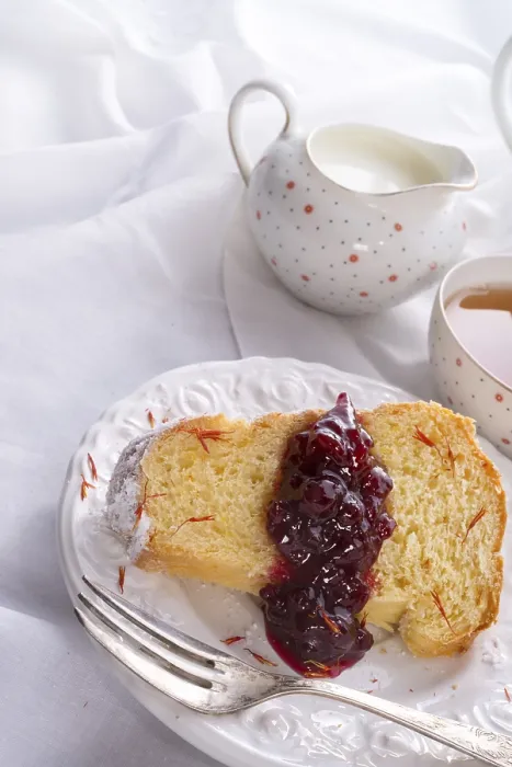 Gerahmter Druck : Saffran-Oster-Babka Gerahmter Druck : Saffran-Oster-Babka