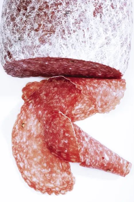 Gerahmter Druck : Ganzer Salami und Scheiben. Gerahmter Druck : Ganzer Salami und Scheiben.