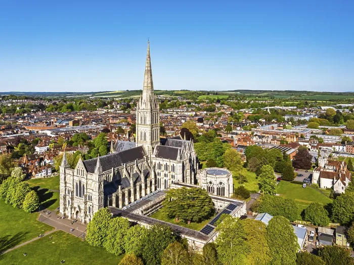 Gerahmter Druck : Salisbury Cathedral aus Sicht eines Drohnen. Gerahmter Druck : Salisbury Cathedral aus Sicht eines Drohnen.