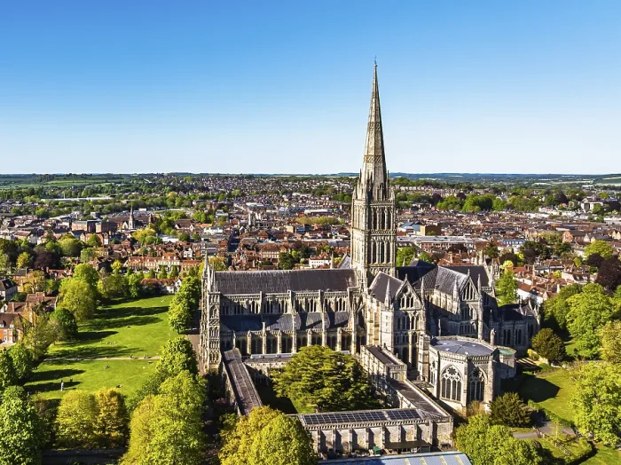 Gerahmter Druck : Salisbury Cathedral aus einer Drohne. Gerahmter Druck : Salisbury Cathedral aus einer Drohne.
