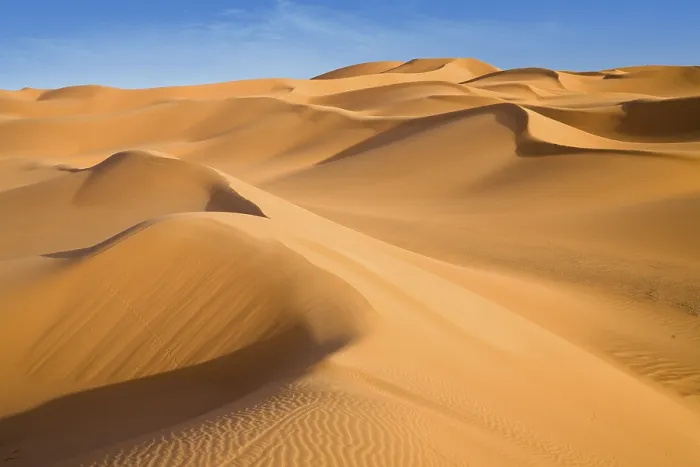 Gerahmter Druck : Wüsten von Sanddünen im libyschen Wüstensand. Gerahmter Druck : Wüsten von Sanddünen im libyschen Wüstensand.