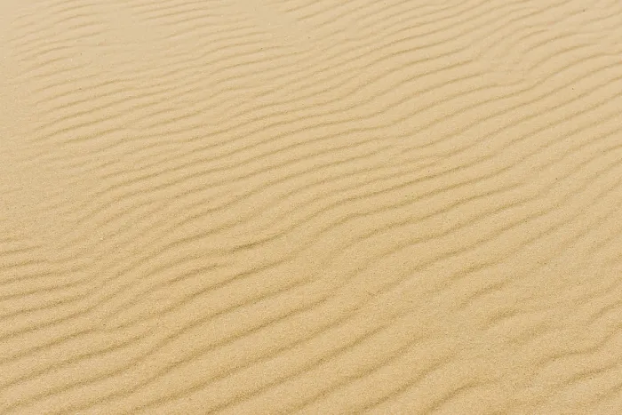Gerahmter Druck : Sandwellen im Sand am Strand. Gerahmter Druck : Sandwellen im Sand am Strand.