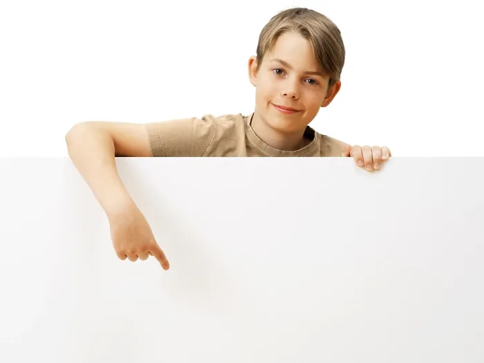 Gerahmter Druck : Schüler hinter einem weißen Tafel. Gerahmter Druck : Schüler hinter einem weißen Tafel.