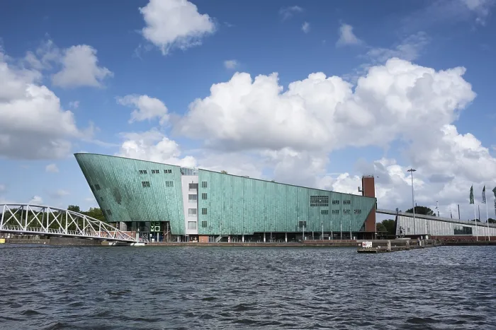 Gerahmter Druck : Das Wissenschaftszentrum NEMO am Osterdok. Gerahmter Druck : Das Wissenschaftszentrum NEMO am Osterdok.