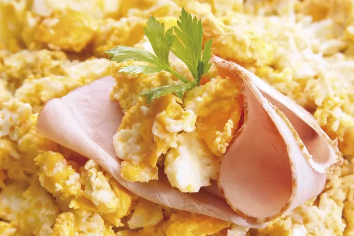 Gerahmter Druck : Eier mit Speck. Gerahmter Druck : Eier mit Speck.