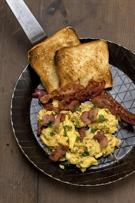 Gerahmter Druck : Eier mit Speck und Toast. Gerahmter Druck : Eier mit Speck und Toast.