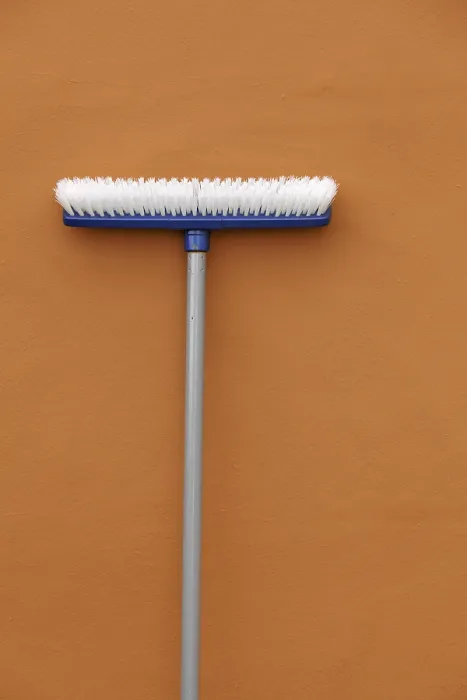 Gerahmter Druck : Wischblubb an der Wand Gerahmter Druck : Wischblubb an der Wand