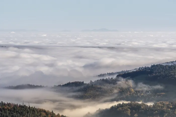 Gerahmter Druck : Wolkenmeer über der Ebene. Hochrhein Gerahmter Druck : Wolkenmeer über der Ebene. Hochrhein