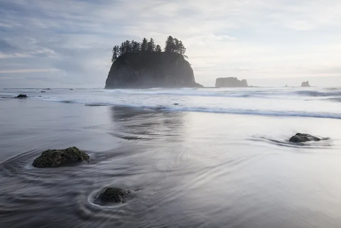 Gerahmter Druck : Felsformation am Second Beach im Olympic National Park. Gerahmter Druck : Felsformation am Second Beach im Olympic National Park.