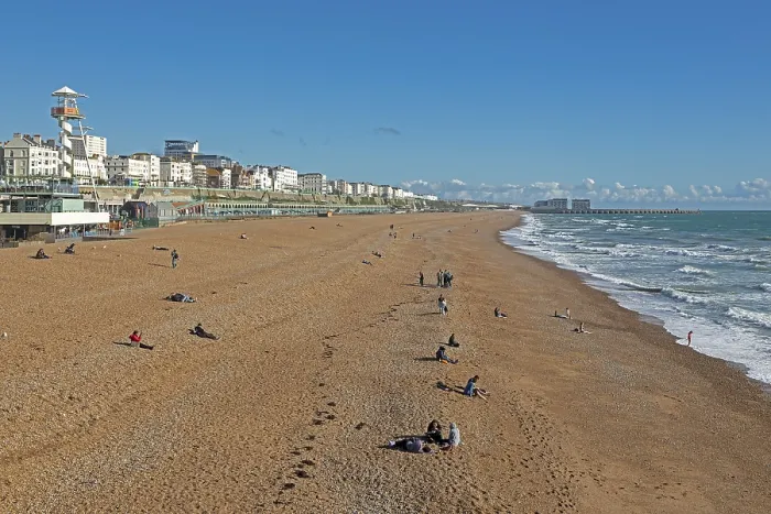 Gerahmter Druck : Küstenstraße, Meer, Strand, Brighton Gerahmter Druck : Küstenstraße, Meer, Strand, Brighton