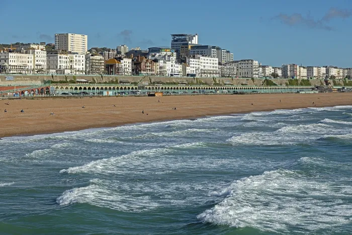 Gerahmter Druck : Küstenpromenade, Meer, Strand, Brighton Gerahmter Druck : Küstenpromenade, Meer, Strand, Brighton