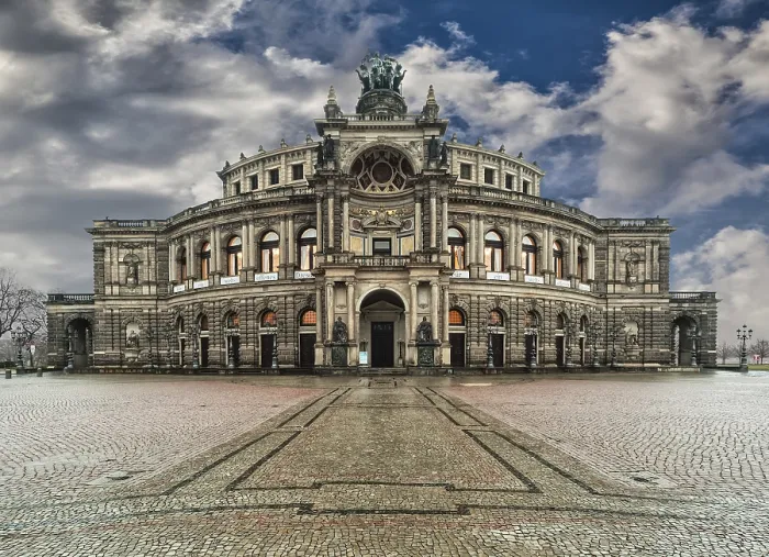 Gerahmter Druck : Semperoper von außen in Dresden Gerahmter Druck : Semperoper von außen in Dresden