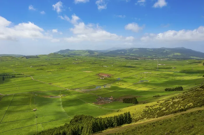Gerahmter Druck : Blickpunkt Serra do Cume über das Patchwork. Gerahmter Druck : Blickpunkt Serra do Cume über das Patchwork.