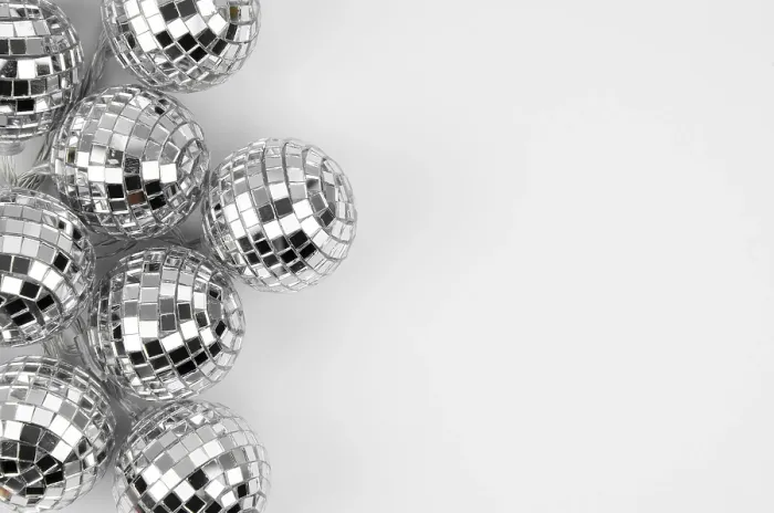 Gerahmter Druck : Disco-Kugeln mit Kopierspuren. Gerahmter Druck : Disco-Kugeln mit Kopierspuren.