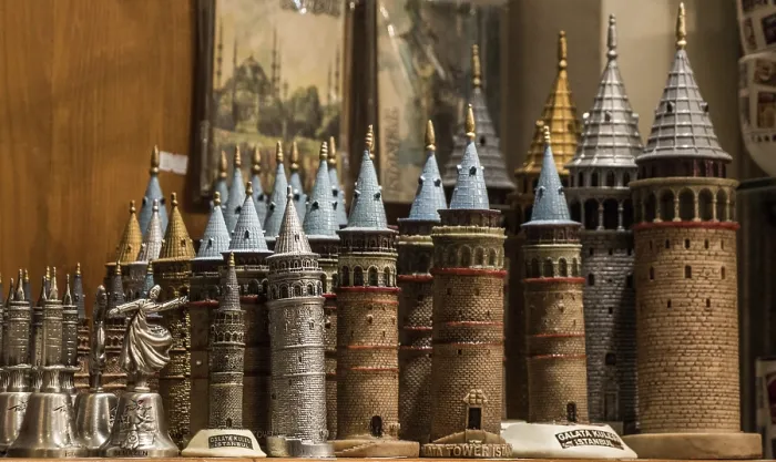 Gerahmter Druck : Sätze von Modellen der Galata-Turm Gerahmter Druck : Sätze von Modellen der Galata-Turm