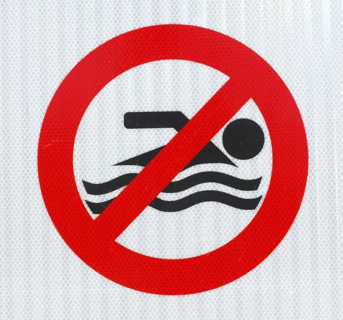 Gerahmter Druck : Schild Baden verboten !, Deutschland. Gerahmter Druck : Schild Baden verboten !, Deutschland.