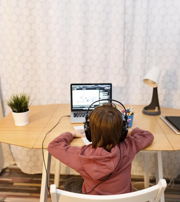 Gerahmter Druck : Von Online-Schul-Interaktionen aus. Gerahmter Druck : Von Online-Schul-Interaktionen aus.