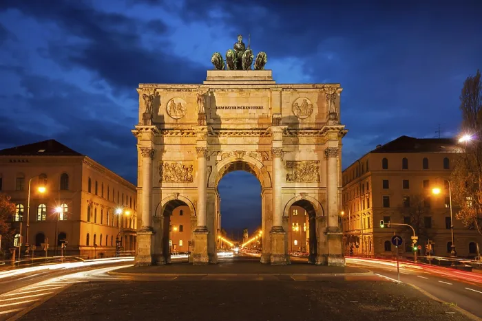 Gerahmter Druck : Siegestor (Siegertor) am Abend. Gerahmter Druck : Siegestor (Siegertor) am Abend.