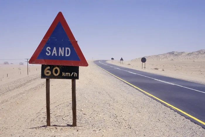 Gerahmter Druck : Schildzeichen Sand in Namibia. Gerahmter Druck : Schildzeichen Sand in Namibia.