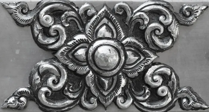 Gerahmter Druck : Einfaches Ornament, in Silber geprägt. Gerahmter Druck : Einfaches Ornament, in Silber geprägt.
