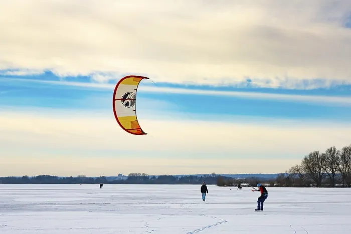 Gerahmter Druck : Eisschnelllaufen auf dem Eis des Dummersees. Gerahmter Druck : Eisschnelllaufen auf dem Eis des Dummersees.