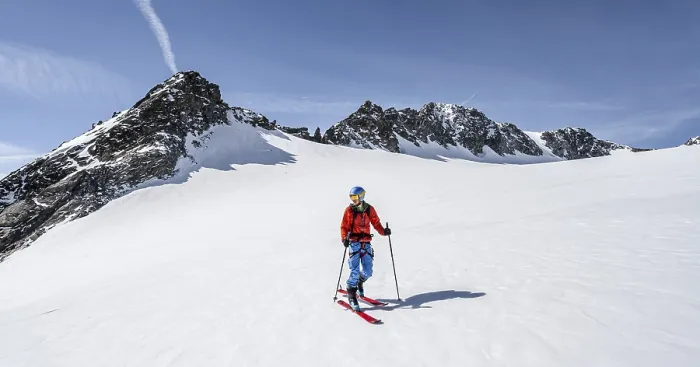 Gerahmter Druck : Skitourenfahrer am Lisenser Ferner. Gerahmter Druck : Skitourenfahrer am Lisenser Ferner.