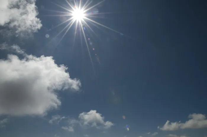 Gerahmter Druck : Himmel, Wolken, Sonne. Gerahmter Druck : Himmel, Wolken, Sonne.