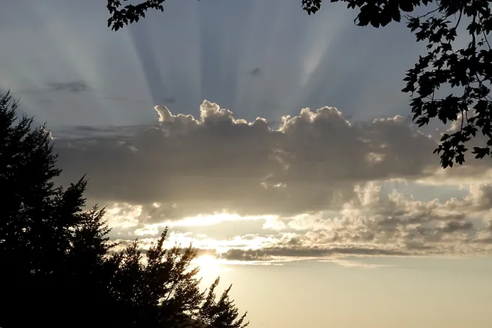 Gerahmter Druck : Himmel mit Wolken und Sonnenstrahlen, August, Deutschland Gerahmter Druck : Himmel mit Wolken und Sonnenstrahlen, August, Deutschland
