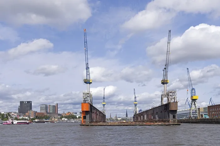 Gerahmter Druck : Wolkenkratzer, Werft Blohm + Voss Gerahmter Druck : Wolkenkratzer, Werft Blohm + Voss