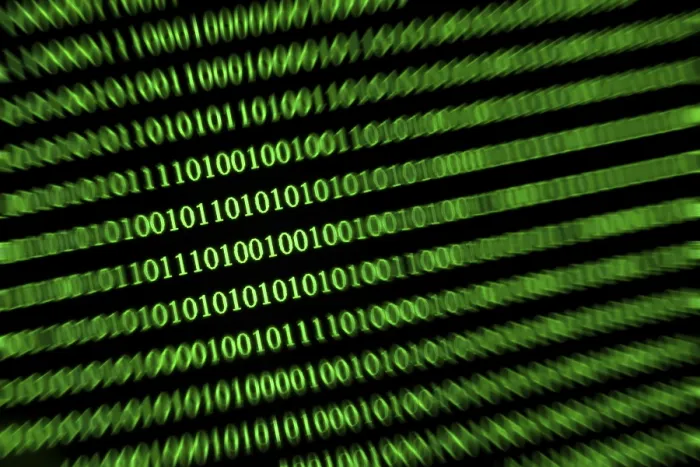 Gerahmter Druck : Schräger grüner Binärcode auf schwarzem Hintergrund. Gerahmter Druck : Schräger grüner Binärcode auf schwarzem Hintergrund.