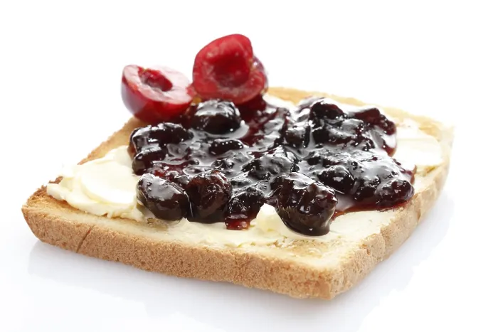 Gerahmter Druck : Stück Brot, gebratenes Stück Brot Gerahmter Druck : Stück Brot, gebratenes Stück Brot