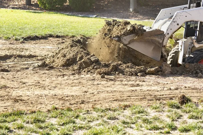 Gerahmter Druck : Bagger bei Poolinstallation Gerahmter Druck : Bagger bei Poolinstallation