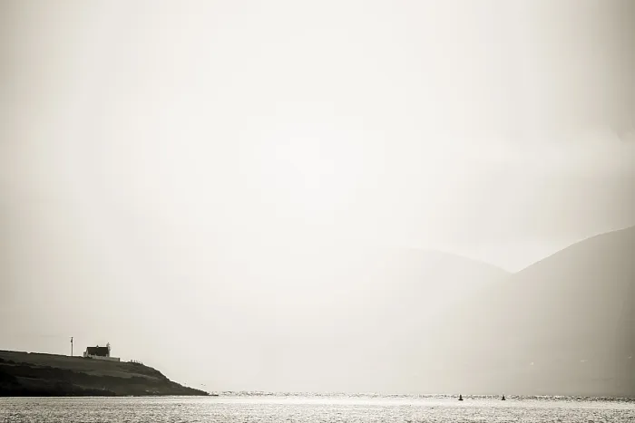 Gerahmter Druck : Kleiner Leuchtturm am Ufer, Dingle-Halbinsel. Gerahmter Druck : Kleiner Leuchtturm am Ufer, Dingle-Halbinsel.