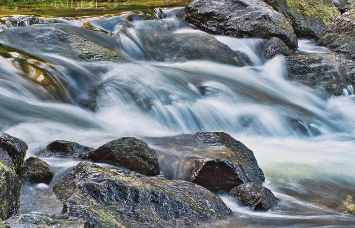 Gerahmter Druck : Kleiner Wasserfall, lange Belichtung. Gerahmter Druck : Kleiner Wasserfall, lange Belichtung.