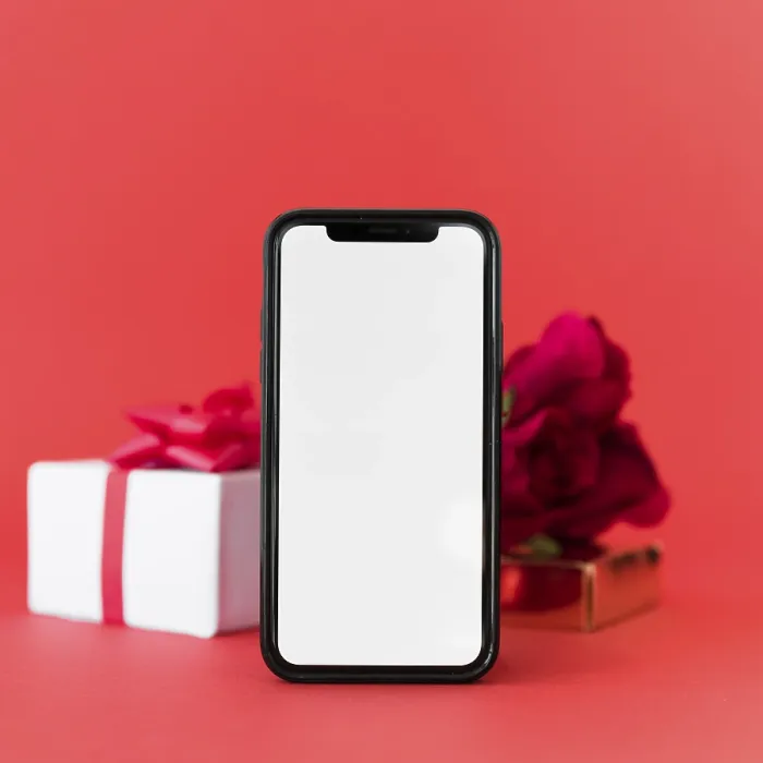 Gerahmter Druck : Smartphone mit leeren Bildschirm als Geschenk. Gerahmter Druck : Smartphone mit leeren Bildschirm als Geschenk.