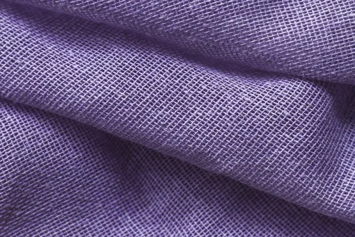 Gerahmter Druck : Glatter eleganter purpurner Stoffmaterialtexturn Gerahmter Druck : Glatter eleganter purpurner Stoffmaterialtexturn