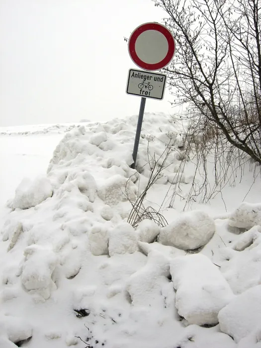 Gerahmter Druck : Schneeverkleideter Pfad. Gerahmter Druck : Schneeverkleideter Pfad.