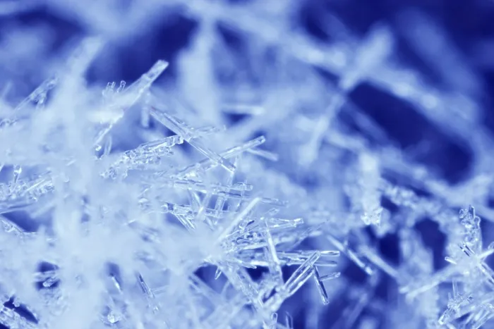 Gerahmter Druck : Schneeflocken aus Eiskrystallen Gerahmter Druck : Schneeflocken aus Eiskrystallen