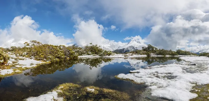 Gerahmter Druck : Schnee auf Gipfel des Key Summit, Spiegelbild des Mt.
