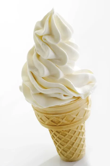 Gerahmter Druck : Eiscreme in einem Strohhalm Gerahmter Druck : Eiscreme in einem Strohhalm