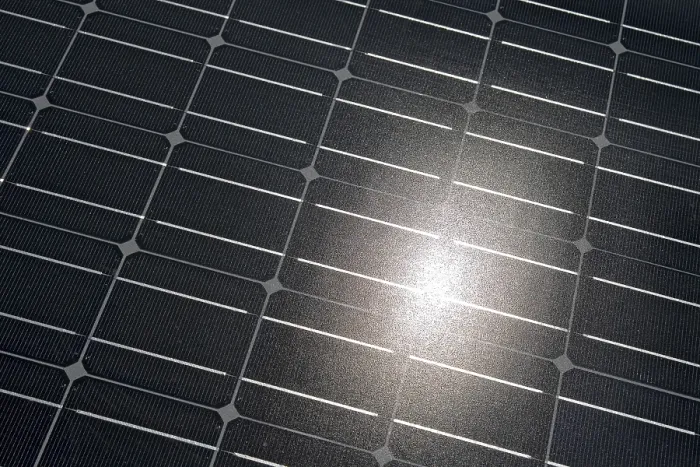 Gerahmter Druck : Sonnenzelle mit reflektiertem Sonnenlicht.