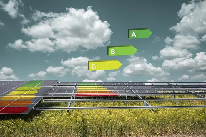 Gerahmter Druck : Solarenergieanlage mit EU-Energielabel.